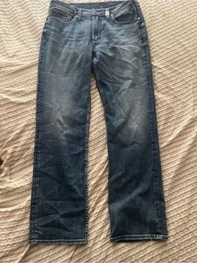 Classic Women’s Blue Jeans - Straight Fit